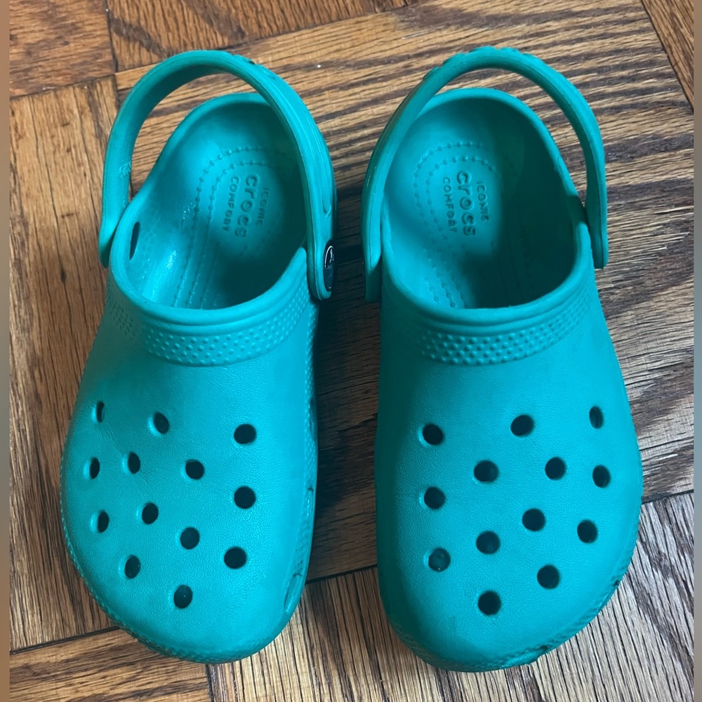 Kids Crocs Green size 11